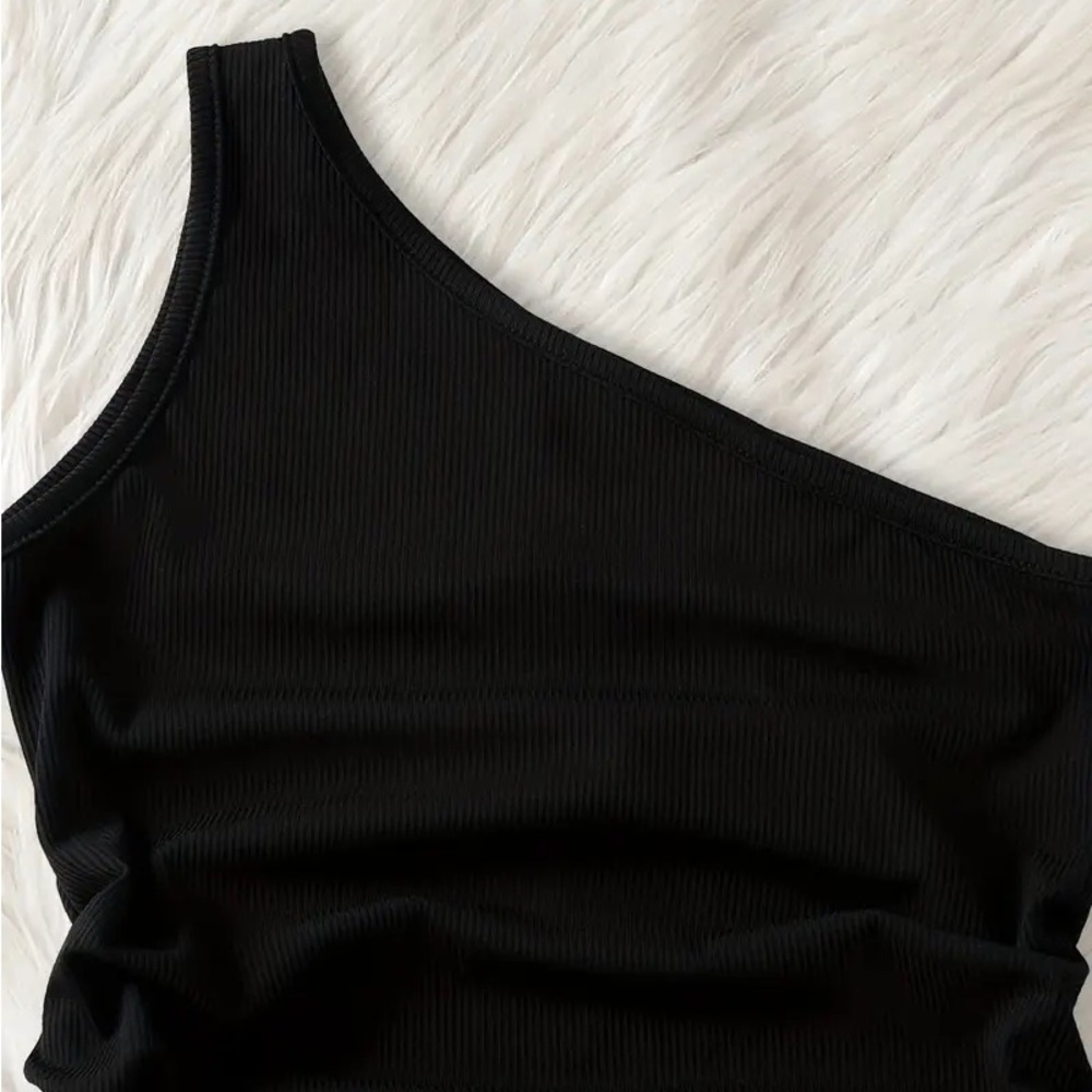 ☀️Black One-Shoulder Ruched Top☀️ - Picture 5 of 6